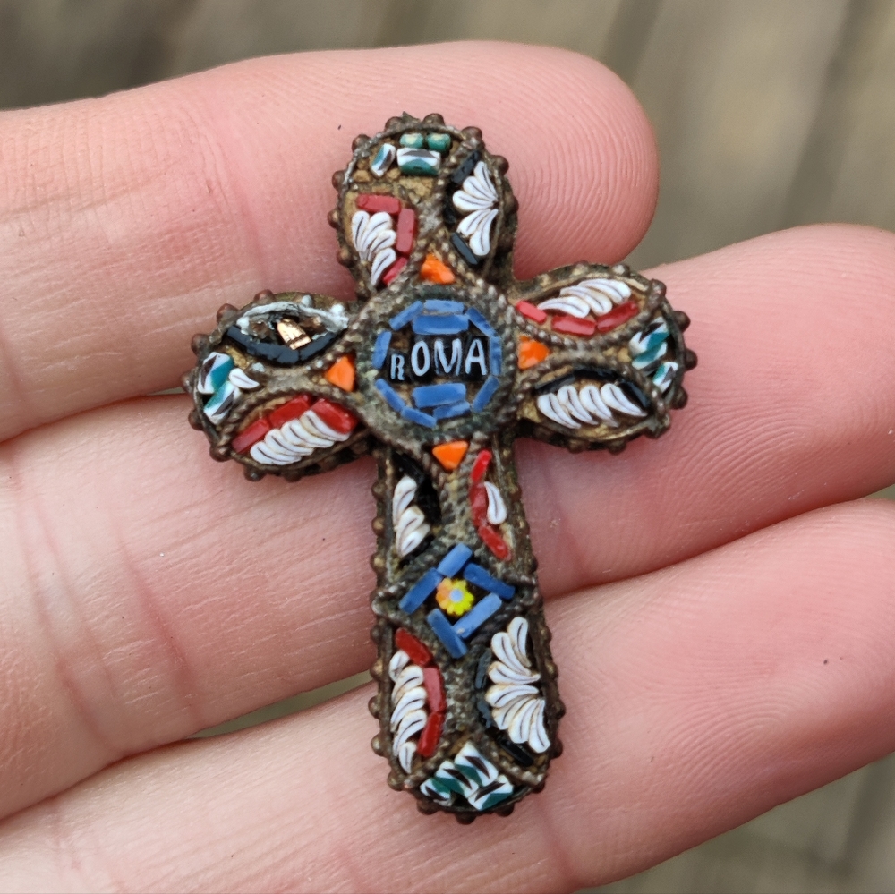 Antique Roma Italian micromosaic cross pendant ?